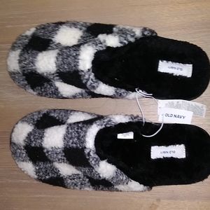 ⛄Old Navy Slippers